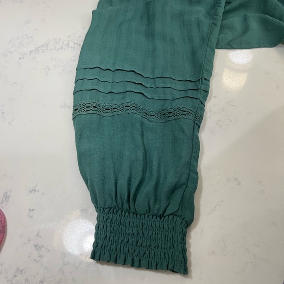 Knox Rose Green Buttoned Peplum Tunic - Picture 10 of 13